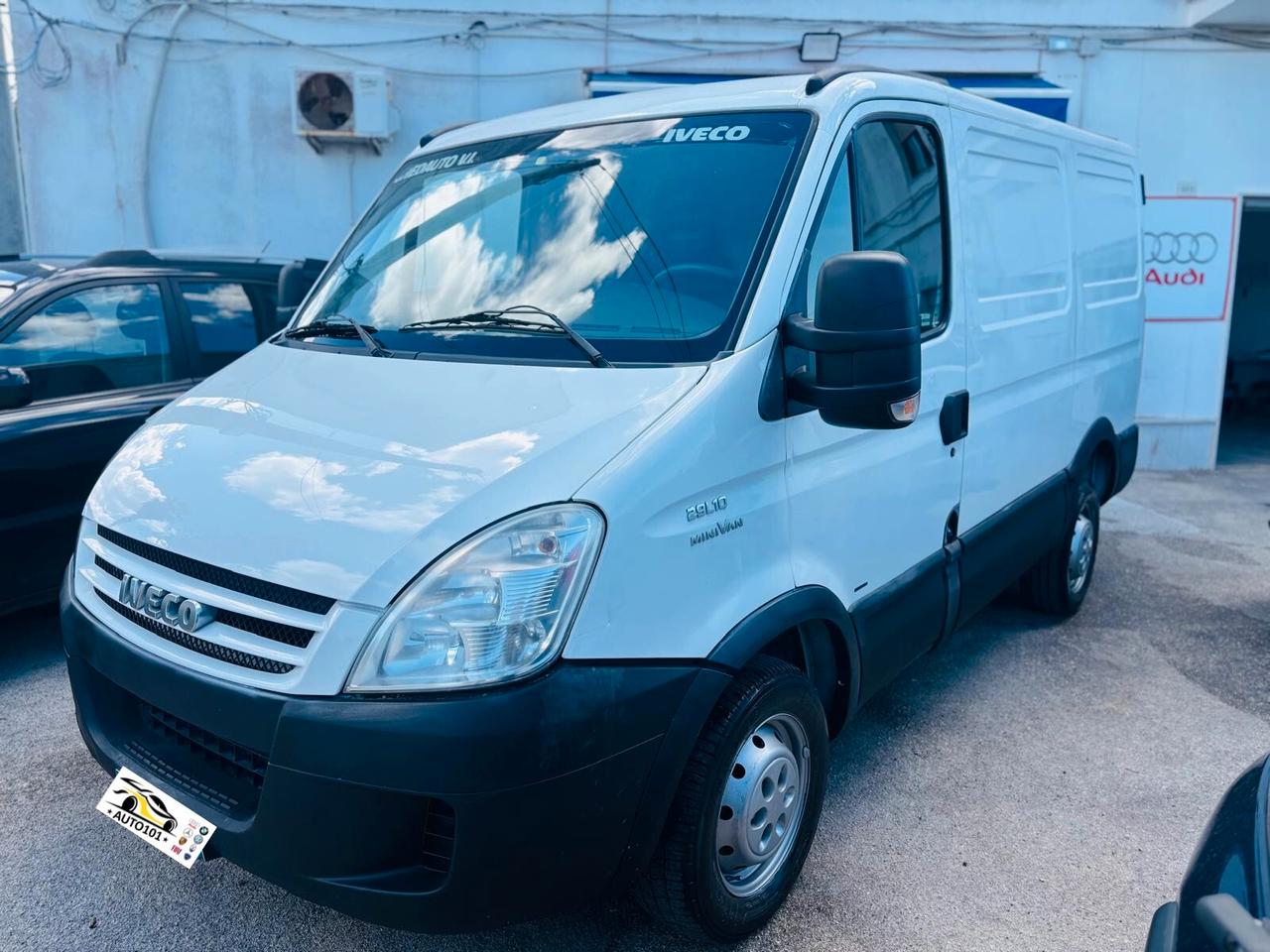 IVECO DAILY MINI VAN