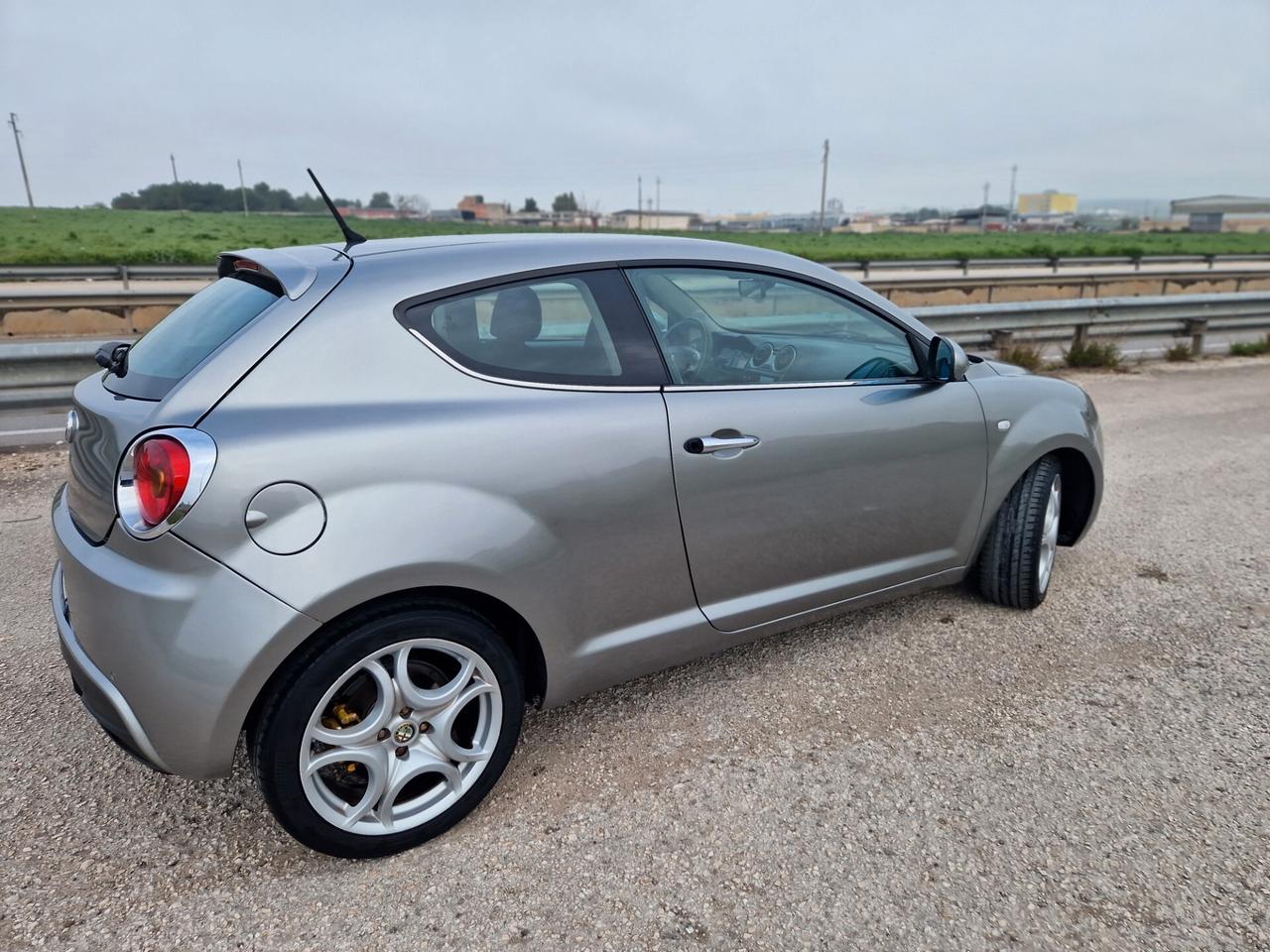 Alfa Romeo MiTo 1.4 78 CV Distinctive Sport Pack