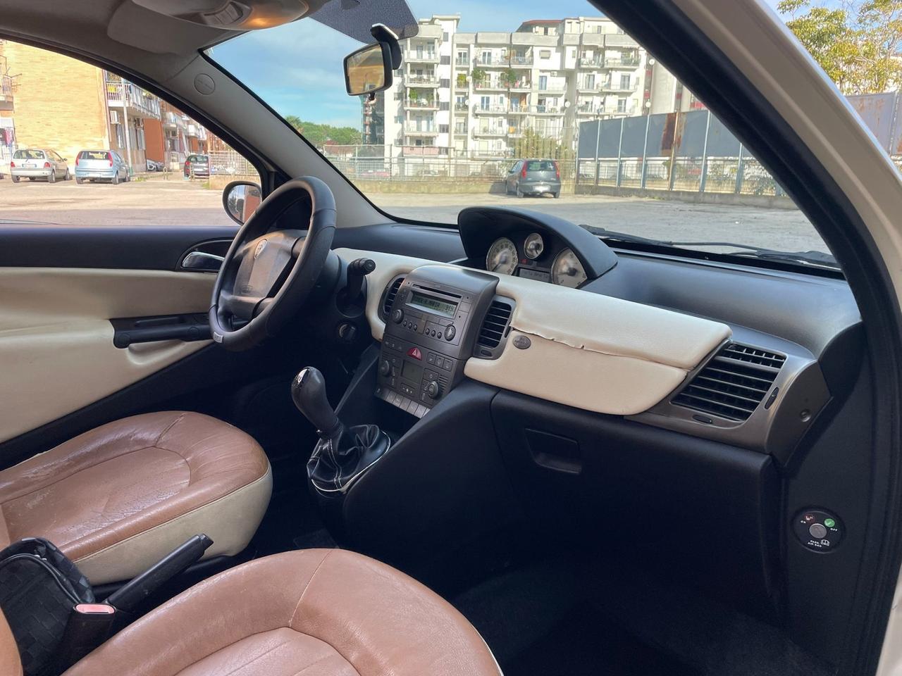 Lancia Ypsilon 1.3 Multijet 16V Platino