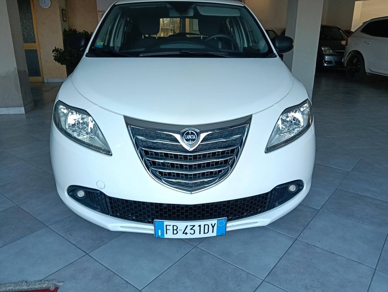 Lancia Ypsilon 1.2 69 CV 5 porte Gold