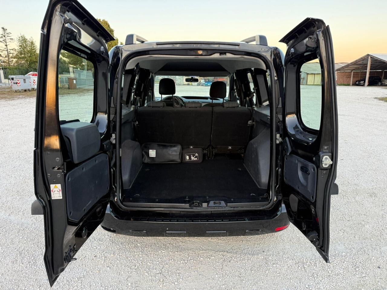 Dacia Dokker con posti 1.6 GPL neopatentati UNIPROPR