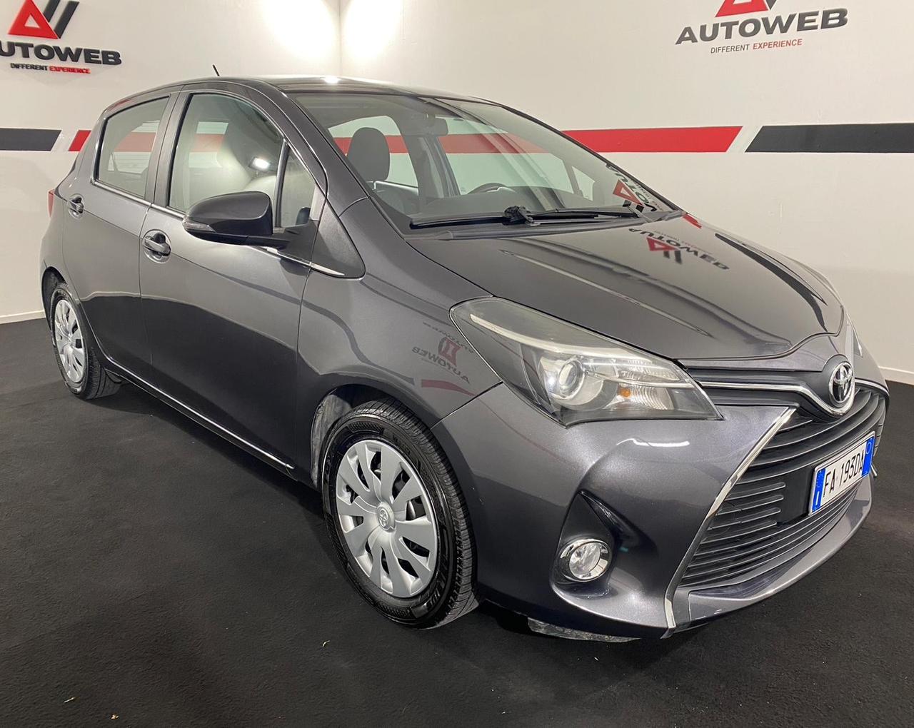 Toyota Yaris 1.0 5 porte Lounge* NEOPATENTATI *