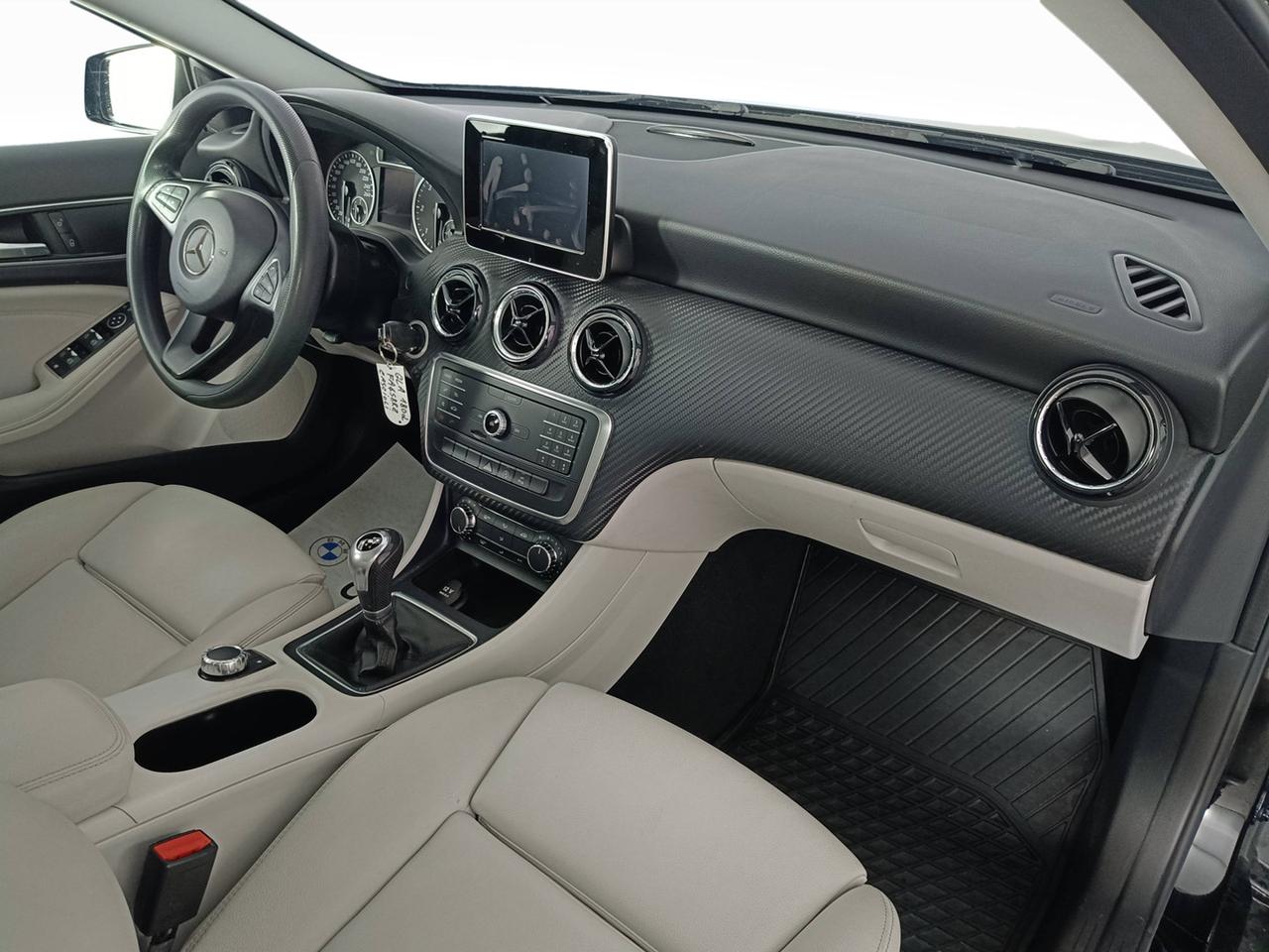 Mercedes-Benz GLA-X156 2014 - GLA 180 d (cdi) Executive