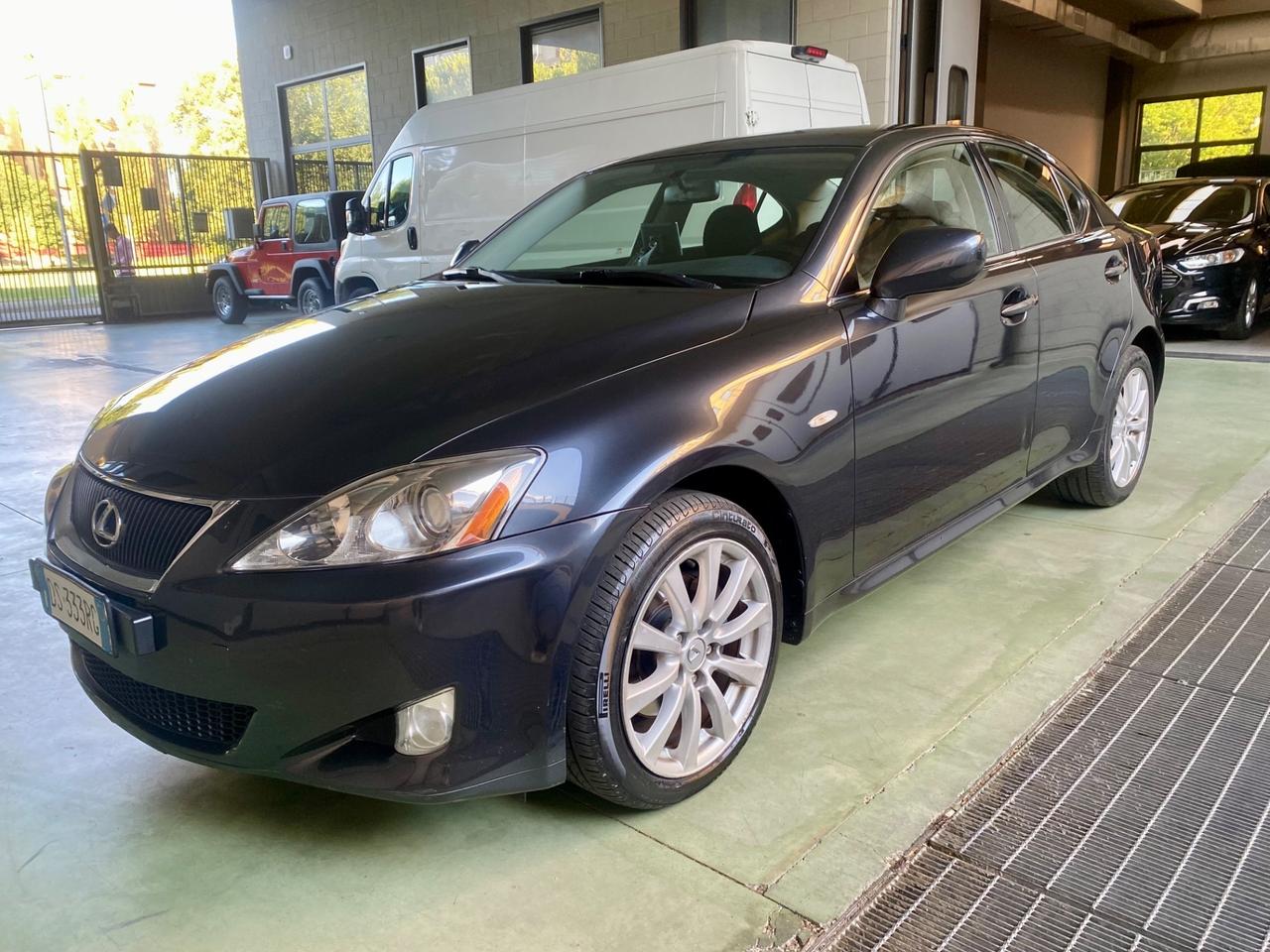 Lexus IS 220d IS 220d MC Luxury