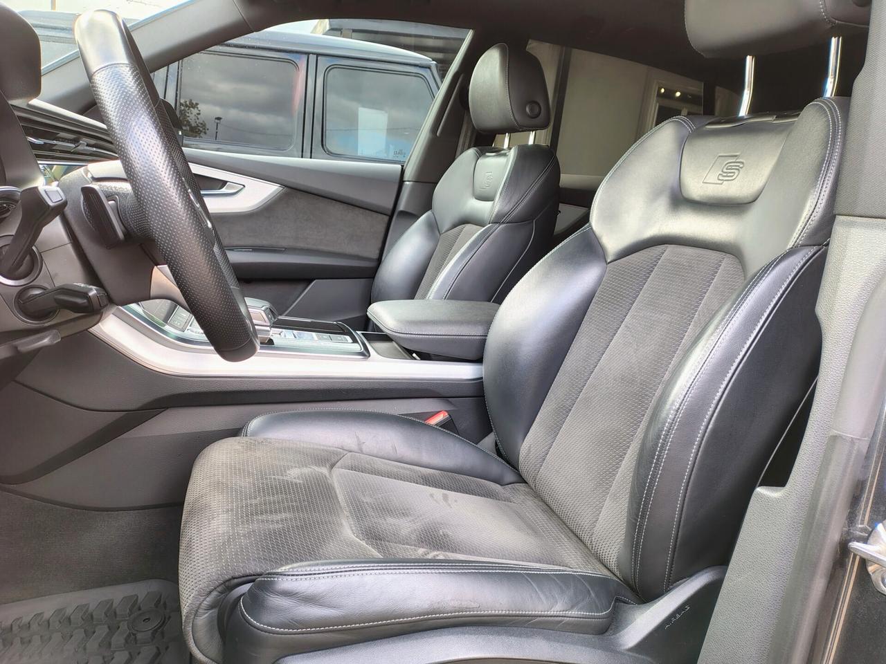 Audi Q8 55 TFSI e quattro tiptronic Sport