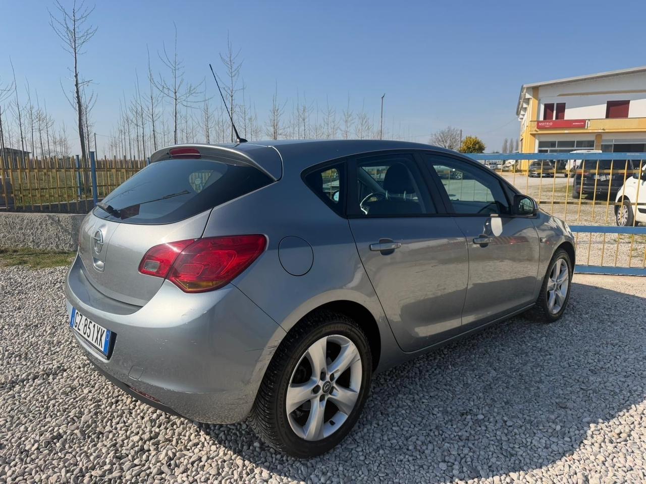 Opel Astra 1.4 16V Twinport 5 porte Enjoy
