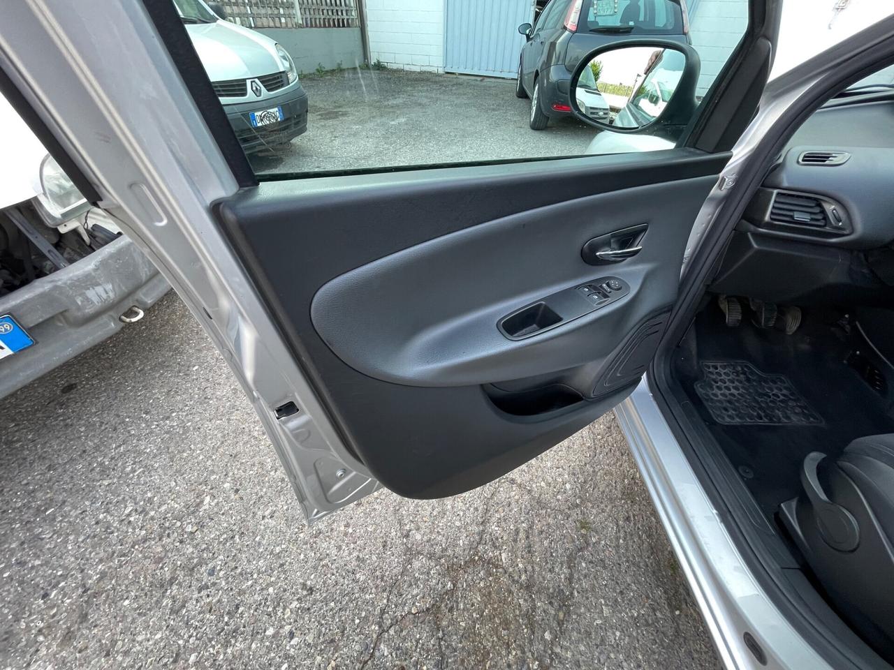 Lancia Ypsilon 1.3 MJT 16V 95 CV 5 porte S&S Silver