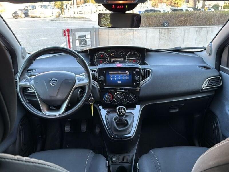 Lancia Ypsilon 1.0 FireFly 5 porte S&S Hybrid Gold