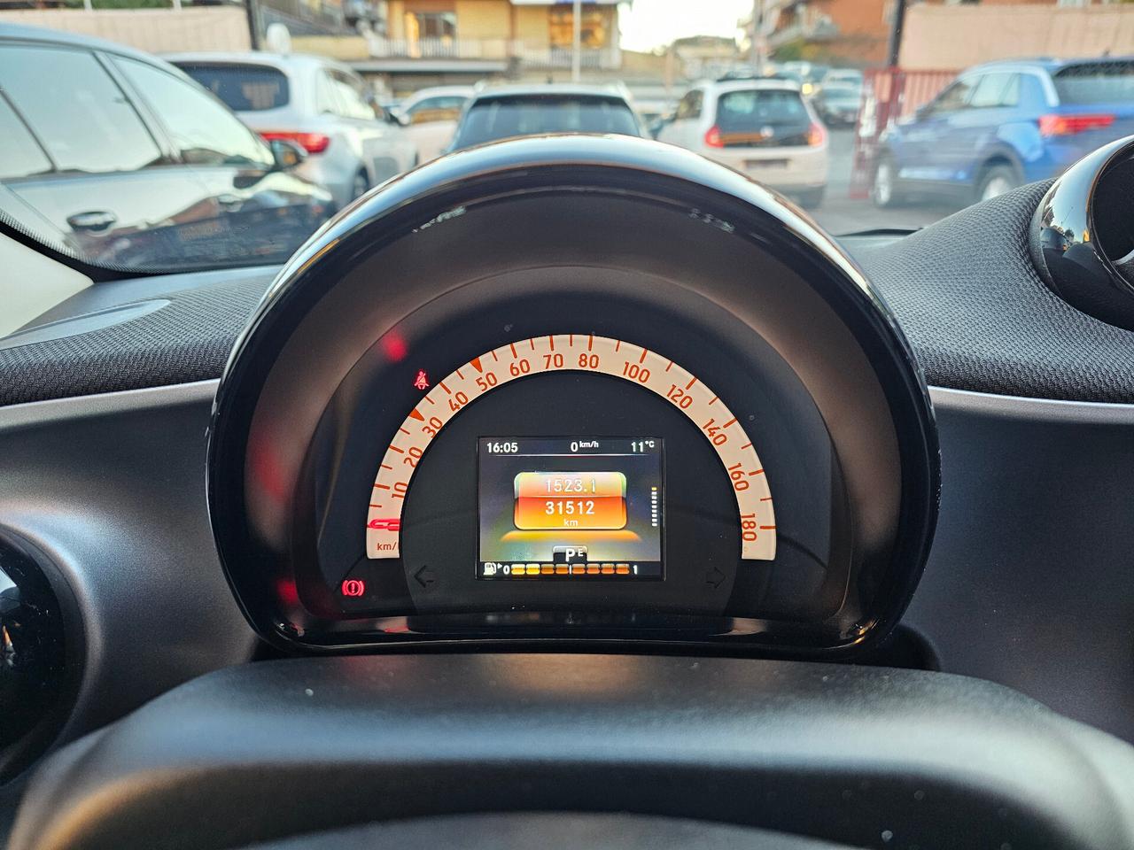 Smart ForFour 90 0.9 Turbo twinamic Passion TAGL UFF LED SENSORI