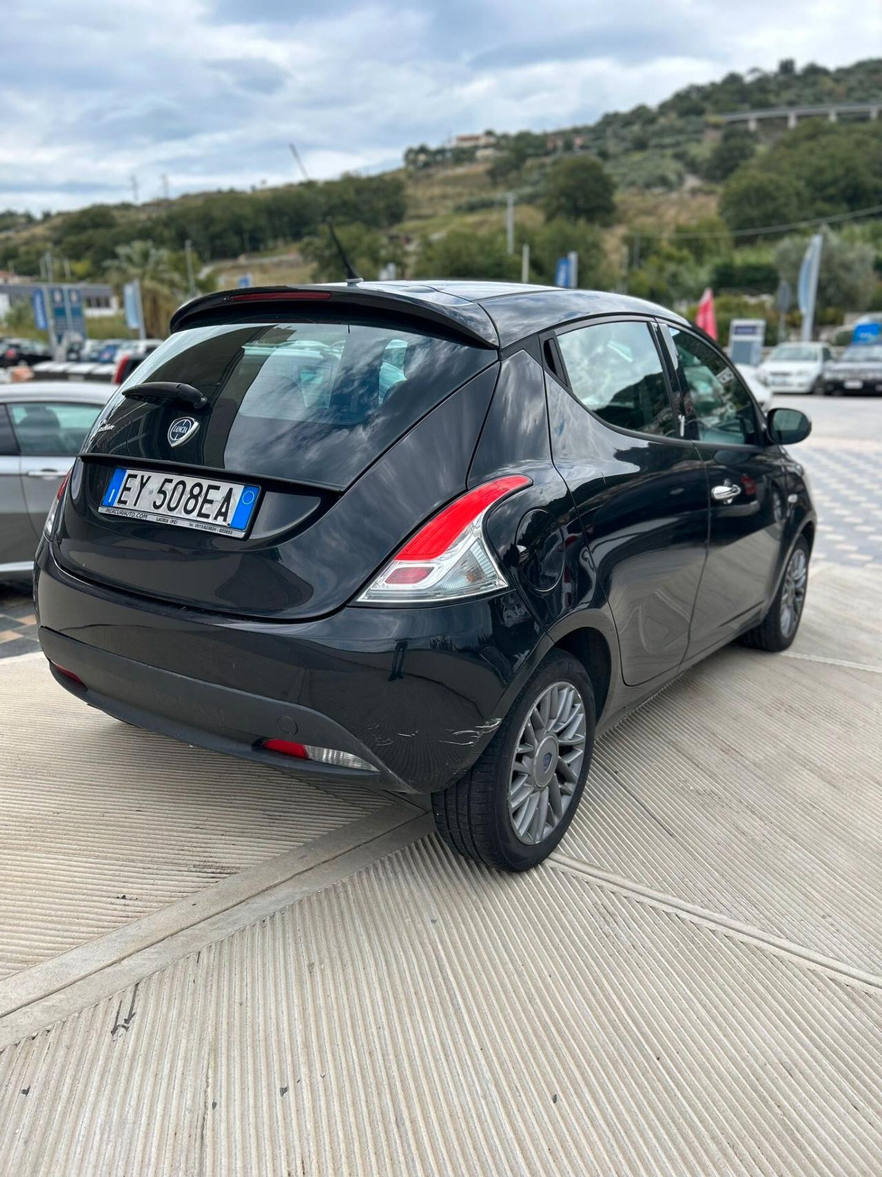 Lancia Ypsilon 1.3 MJT 16V 95 CV 5 porte