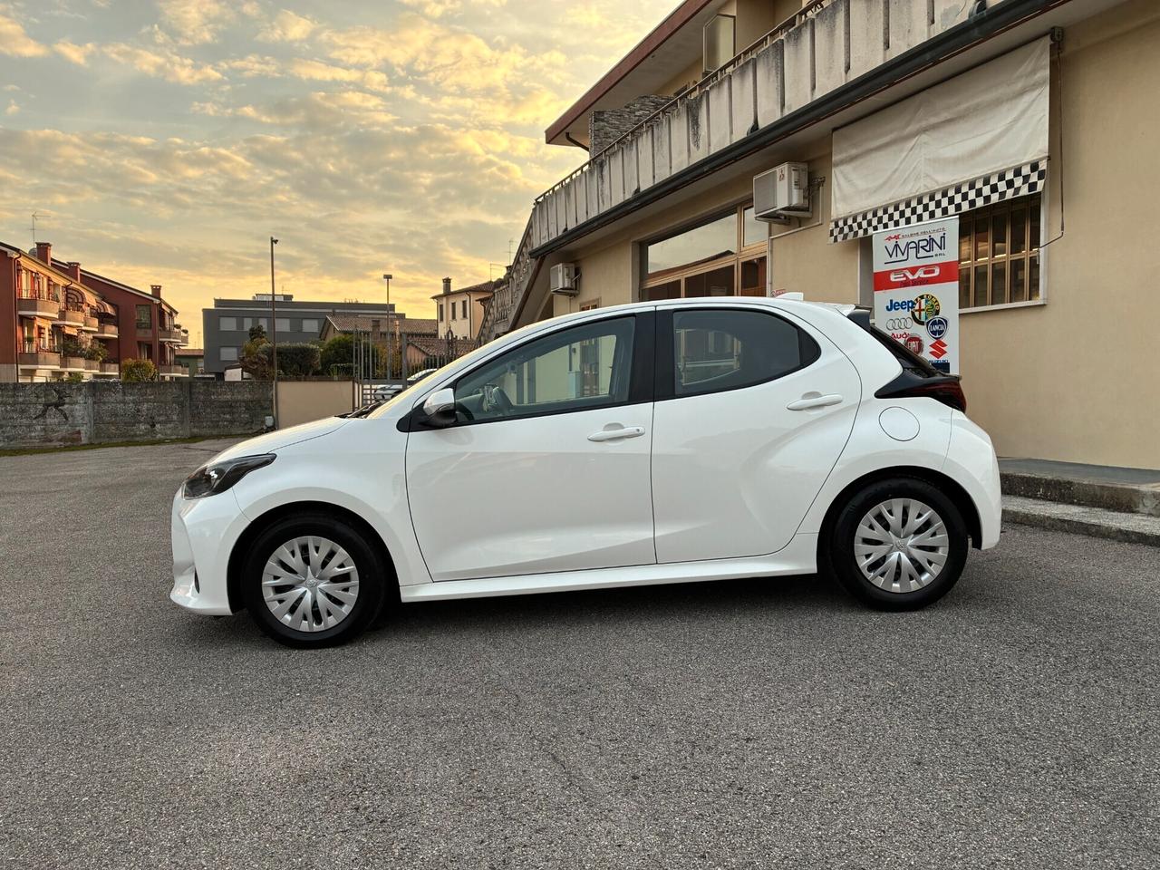 Toyota Yaris 1.5 Hybrid 5 porte Business