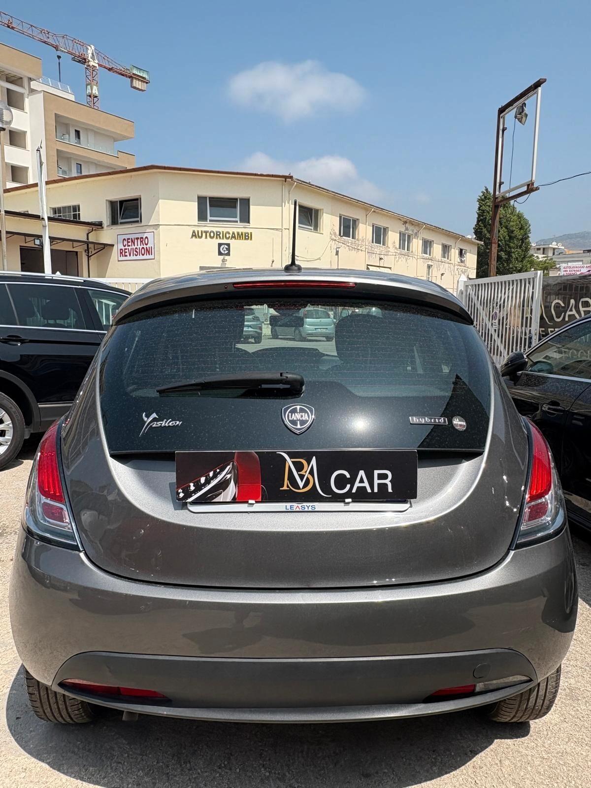 Lancia Ypsilon 1.0 FireFly 5 porte S&S Hybrid Ecochic Silver