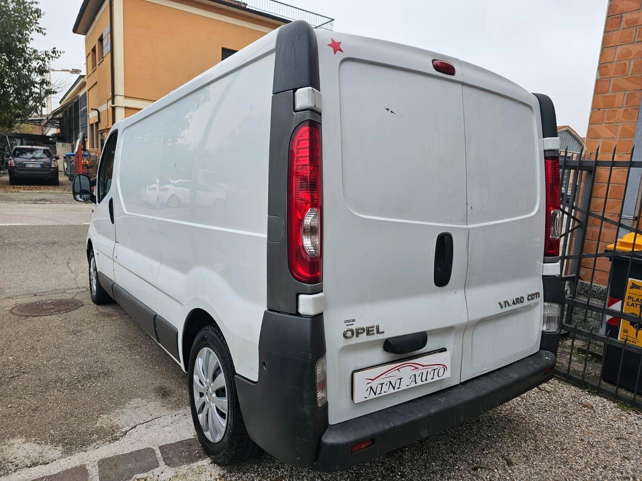 Opel Vivaro 2.0 CDTI 120cv Passo Lungo Furgonato