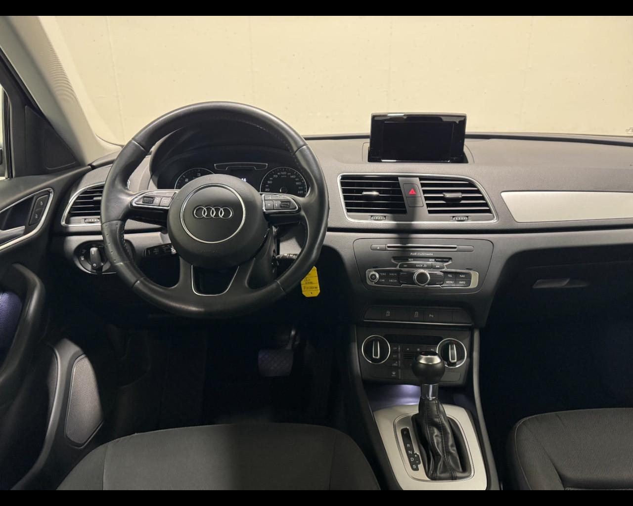 AUDI Q3 2.0 TDI S-TRONIC BUSINESS