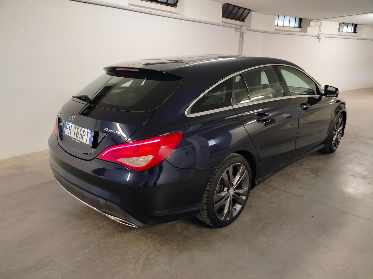 Mercedes-Benz CLA 220 Premium