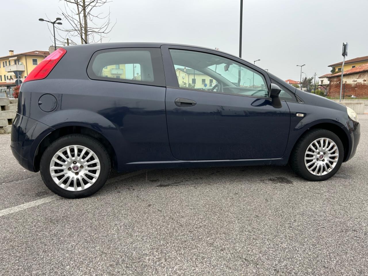 Fiat Punto 1.4 3 porte (GPL 2032) ok neopatentati