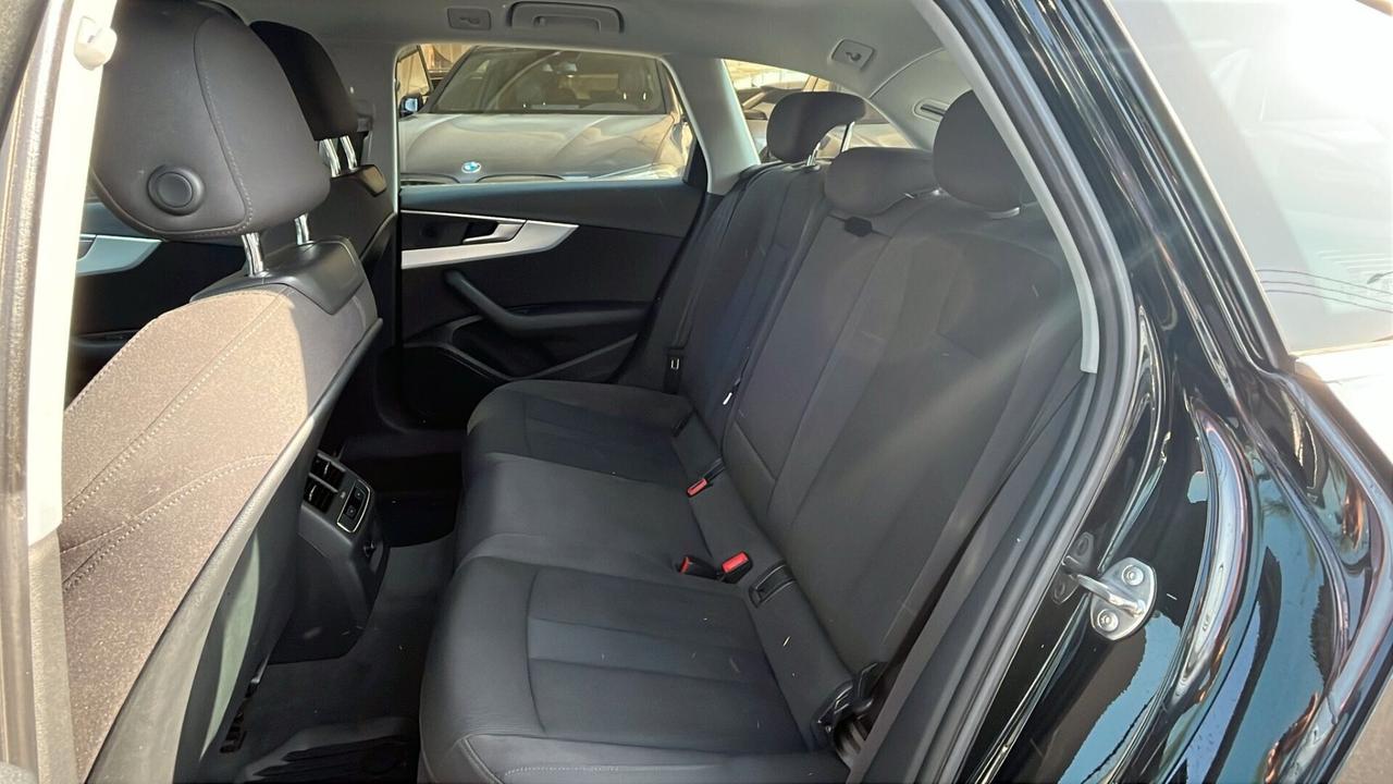 Audi A4 2.0 TDI 150 CV S tronic Business Sport