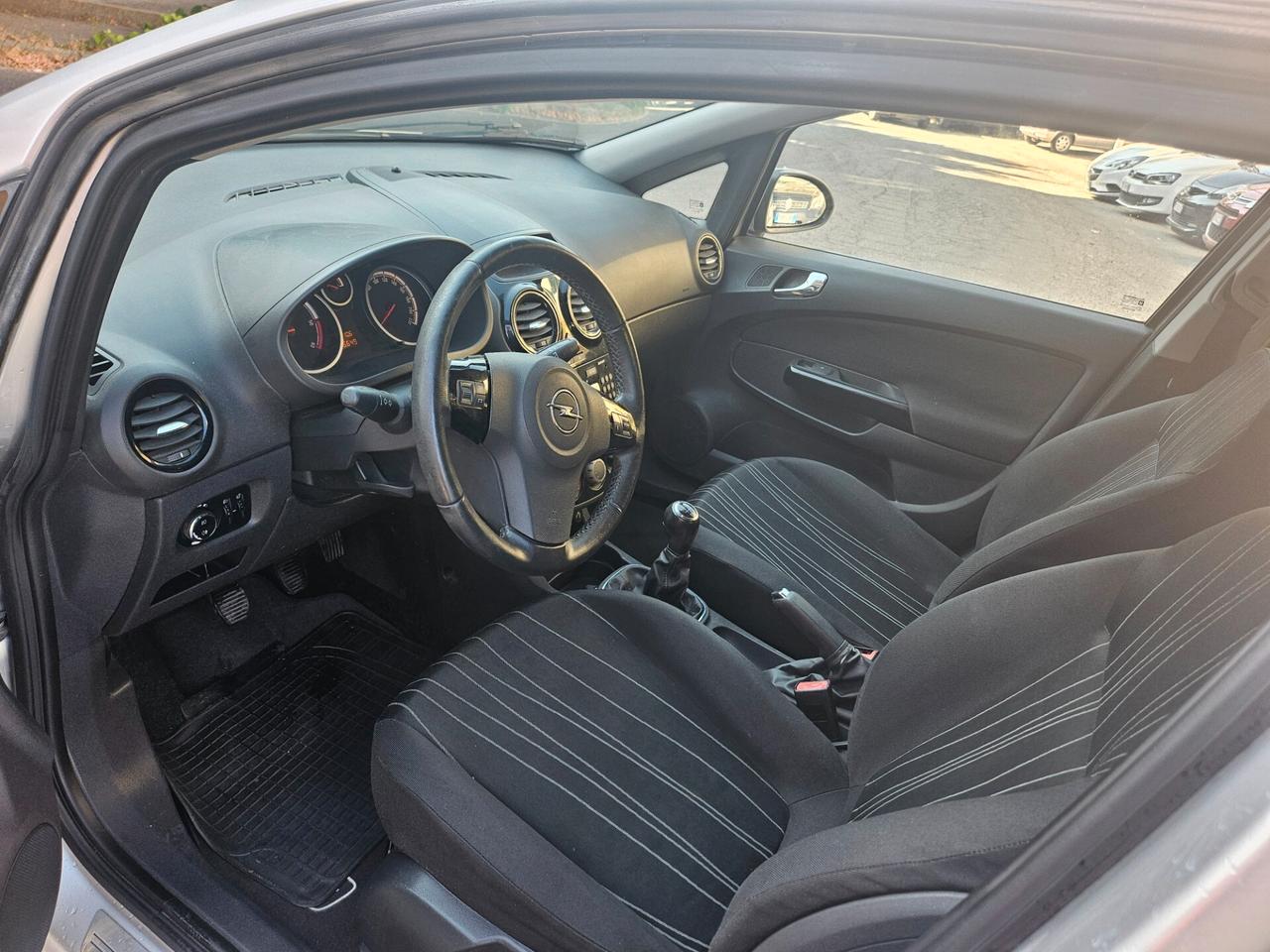Opel Corsa 1.3 CDTI 75CV 143.000km 2011