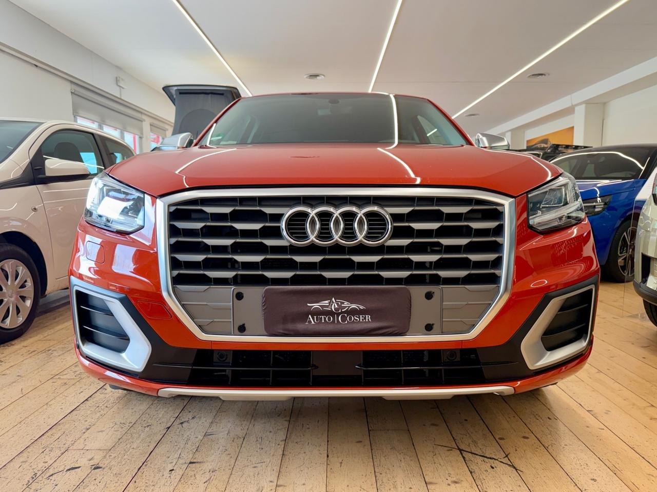 Audi Q2 30 TFSI Business Design Gancio Traino