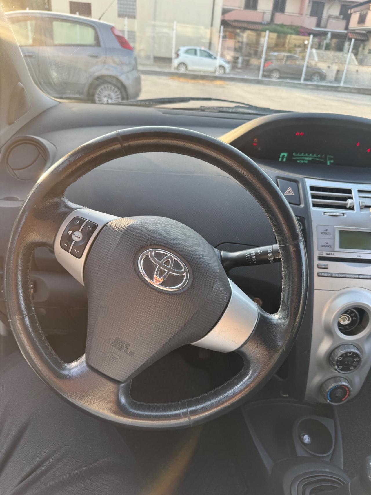 Toyota Yaris 1.3 5 porte