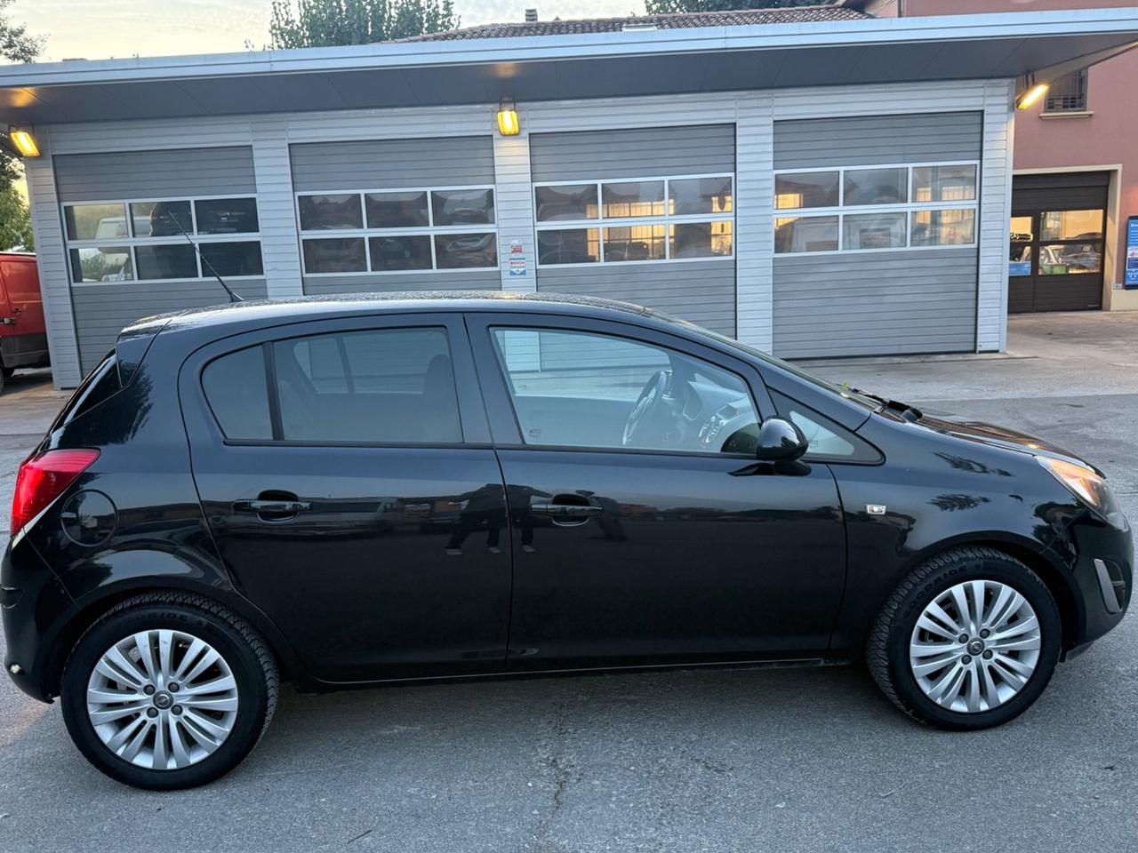 Opel Corsa 1.2 85CV 5 porte GPL-TECH Edition