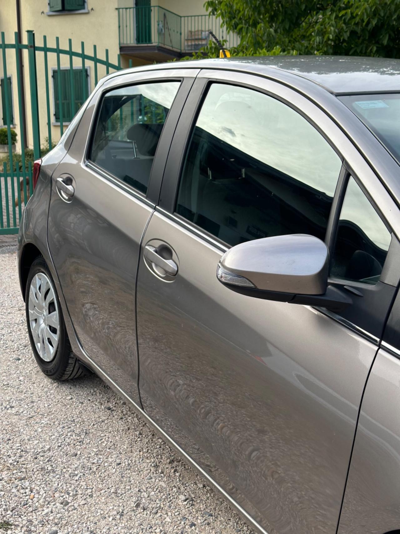 Toyota YARIS 1.0 5P ACTIVE KMCERT GARANZ UNICOPR