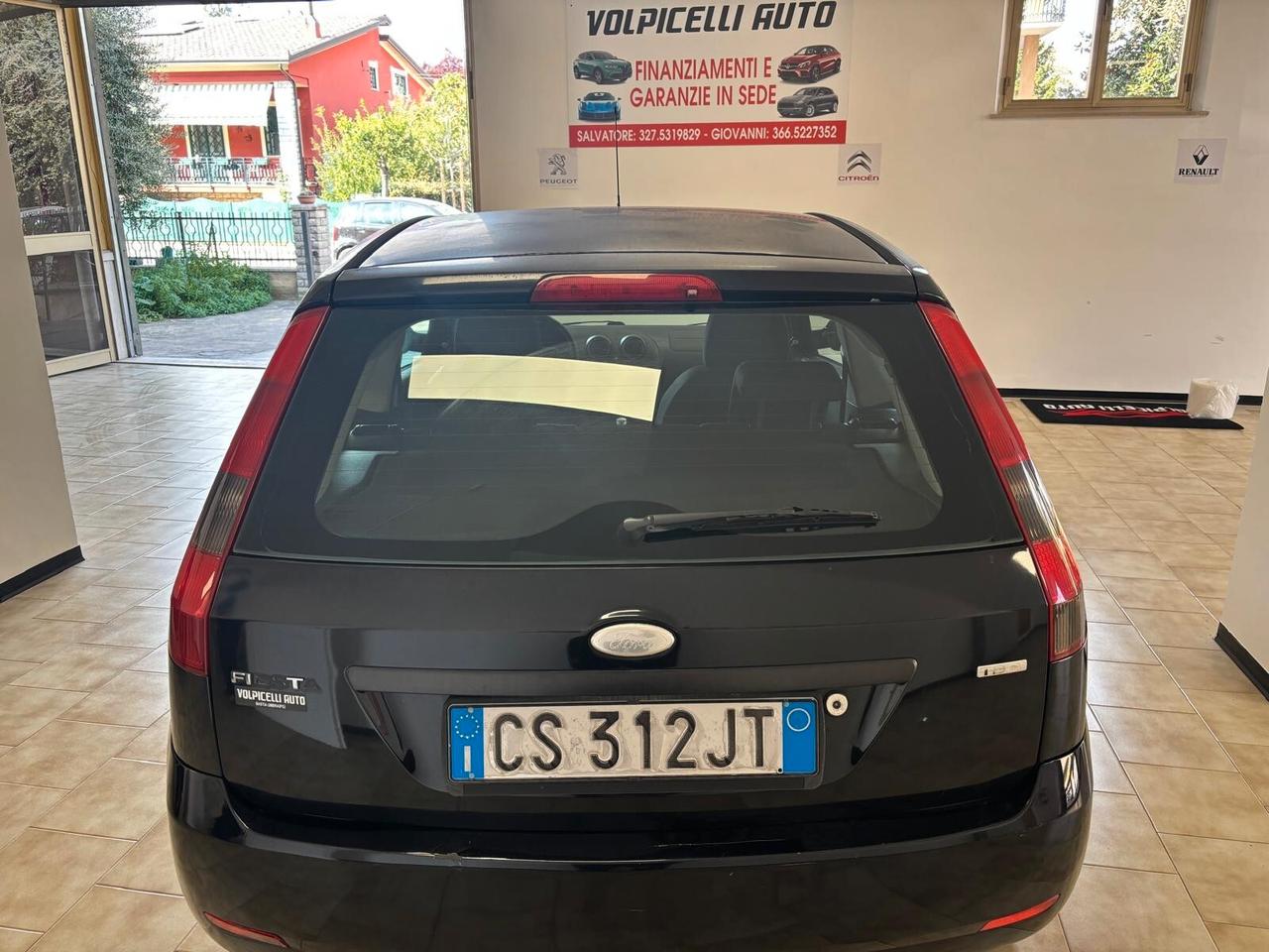 FORD FIESTA ANNO 2005 DS 1.4 ADATTA NEOPATENTATI KM 200 MILA