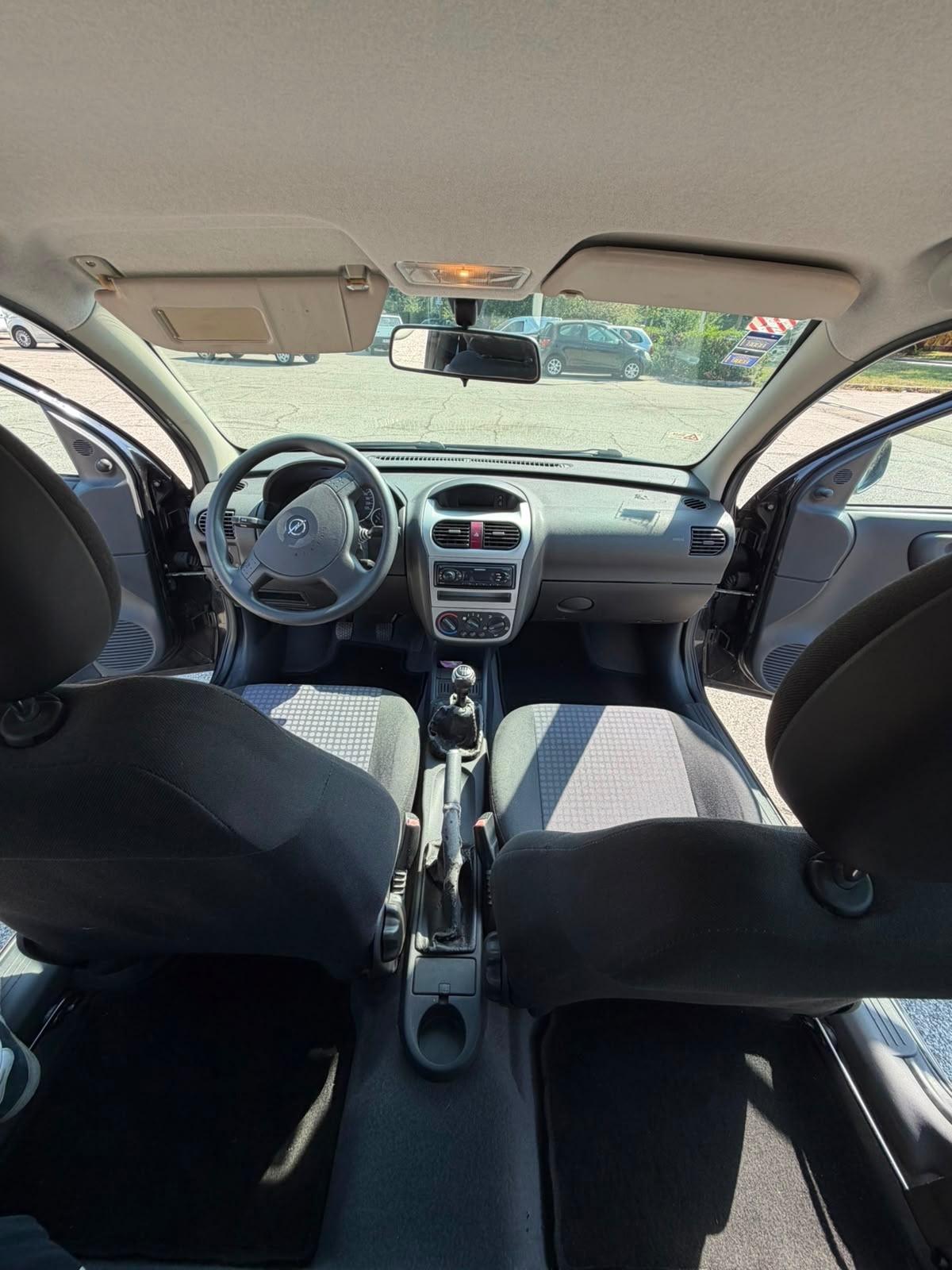 Opel Corsa 1.0 12V 3 porte // 25.000 km ///pari al nuovo