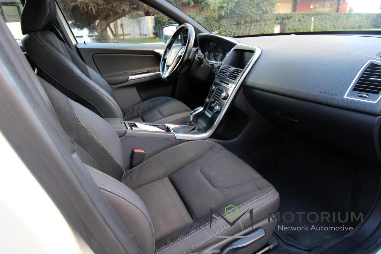 Volvo XC60 D3 Geartronic R-design Momentum