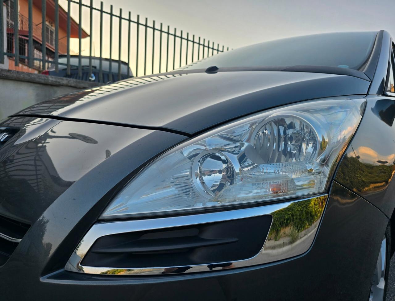 PEUGEOT 5008 TECNO 1.6 HDI 2012 NUOVISSIMA