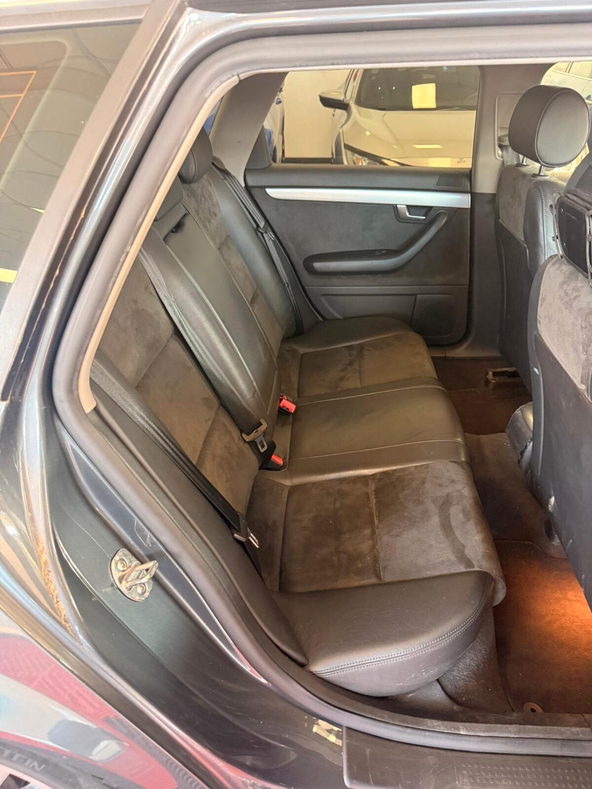 Audi A4 2.5 V6 TDI/180 CV quattro scritta ASI