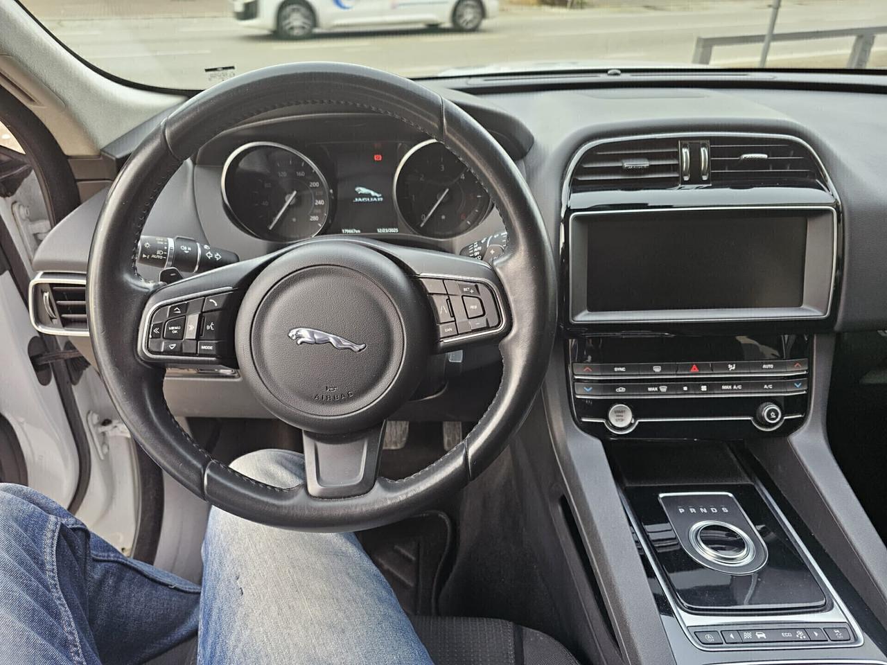 Jaguar F-Pace 2.0 D 180 CV AWD aut. Pure