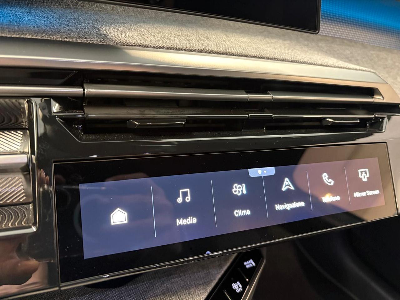 Peugeot 5008 GT EXCLUSIVE motore elettrico (73 kWh) SPOTICAR