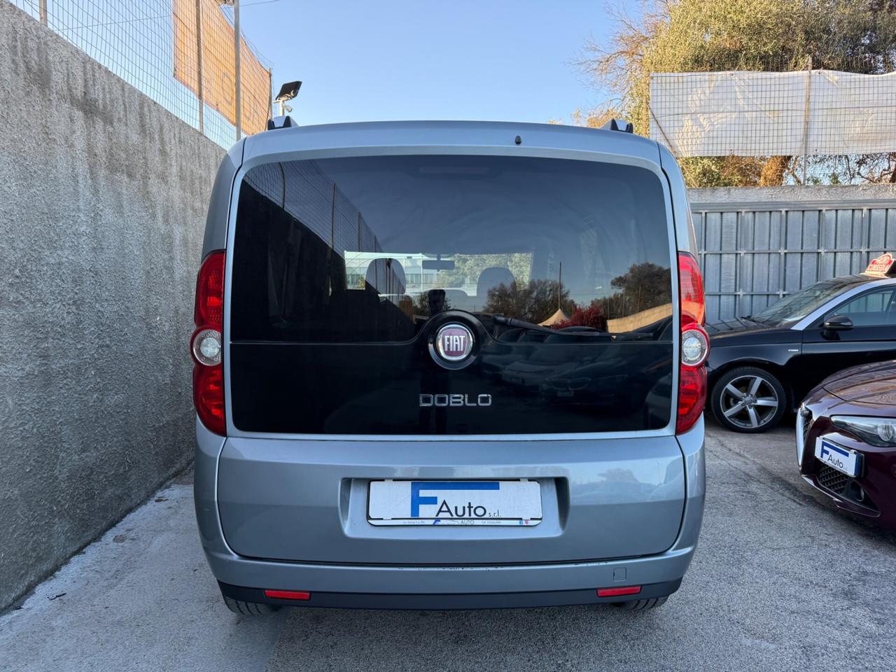 Fiat Doblo Doblò 1.6 MJT 16V Emotion,clima,sensori di parcheggio,cerchi in lega,comandi al volante,ecc.