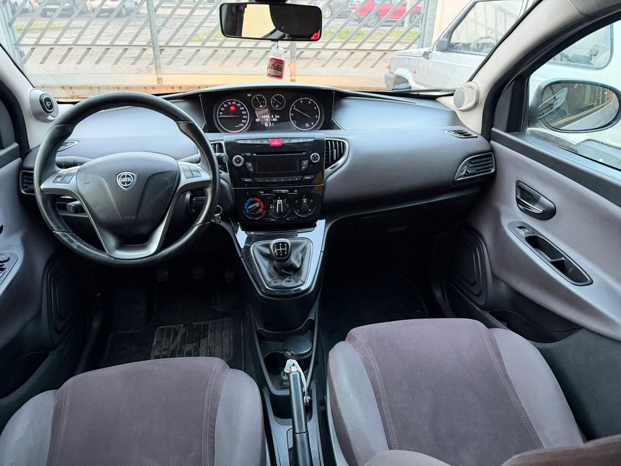 Lancia Ypsilon 1.3 MJT 16V 95 CV 5 porte S&S Silver