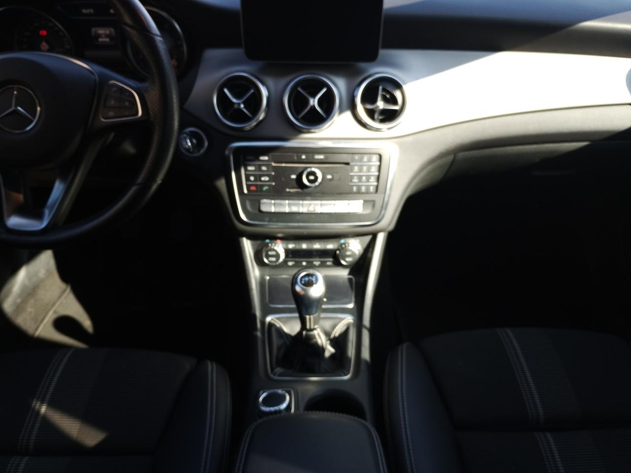 Mercedes-Benz GLA 200 GLA 200 1.6 Premium