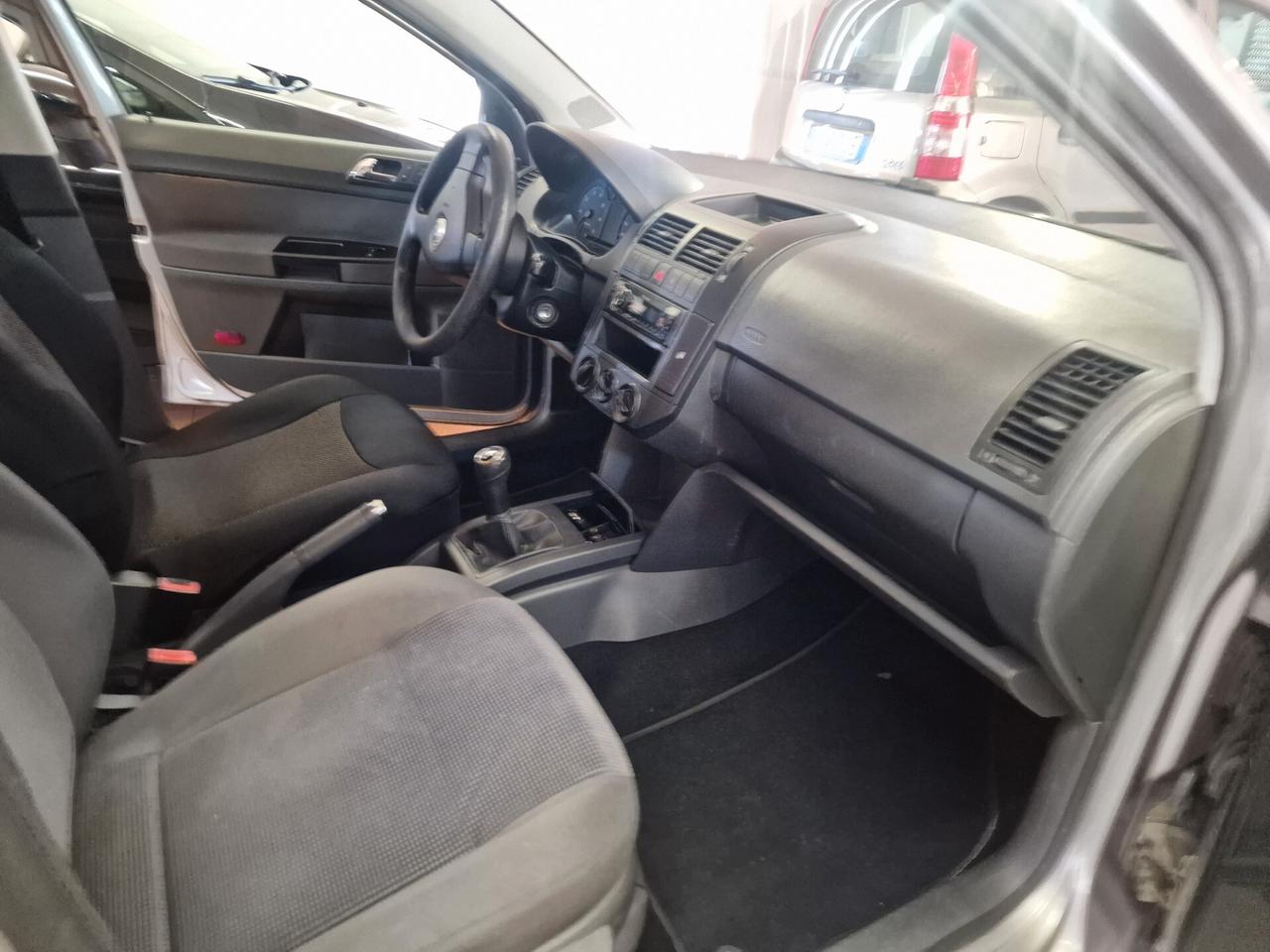 Volkswagen Polo 1.4/80CV 16V 5p. Comfortline