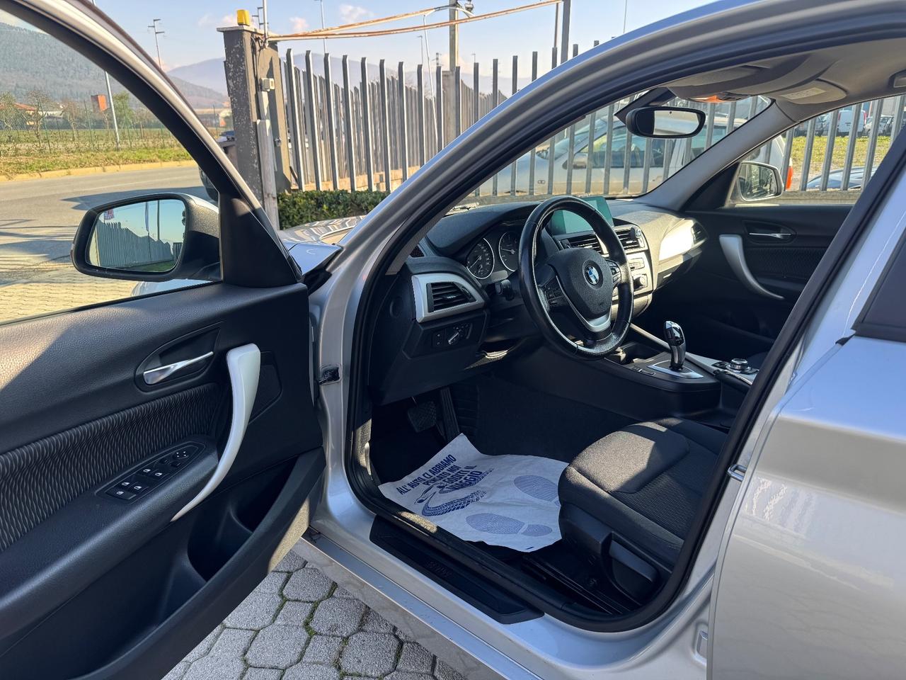 Bmw 116 116d 5p. Urban