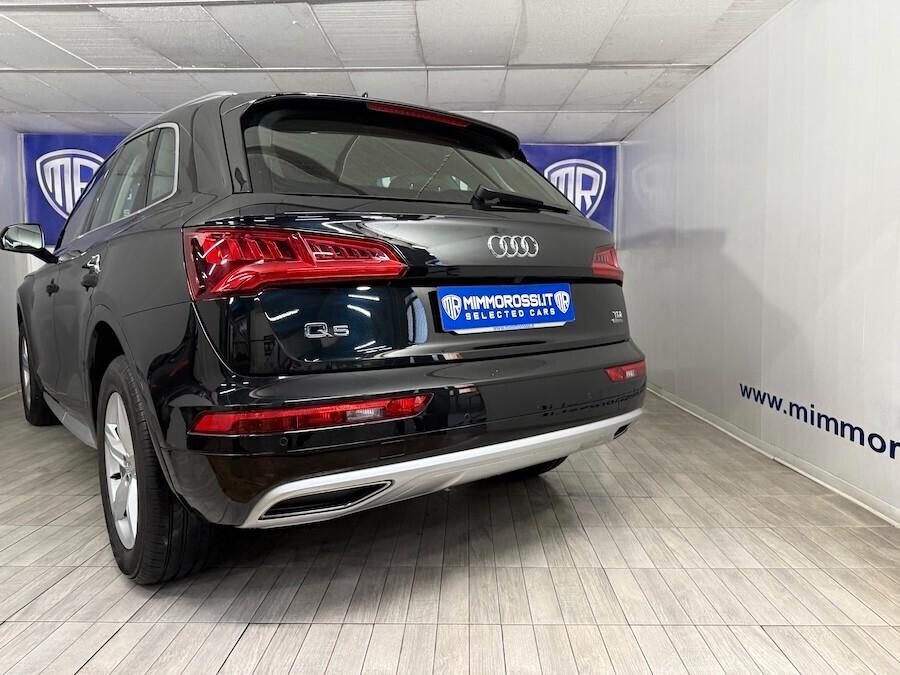 Audi Q5 40 2.0 TDI Business Sport Quattro Auto