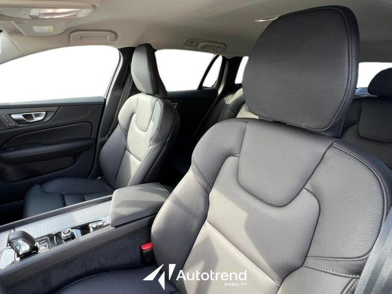 Volvo V60 B4 197+14 CV Mild Hybrid Diesel Automatica Plus Dark