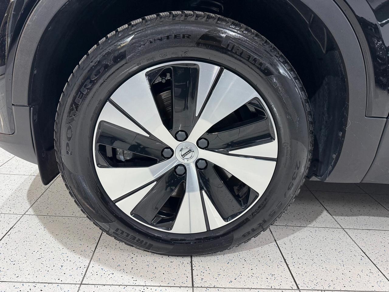 XC40 T4 Plug-in Hybrid Core VETRI SCURI BELLA