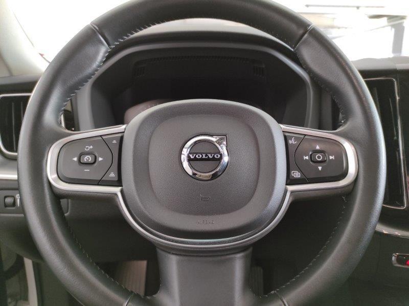 VOLVO XC60 B4 (d) AWD Geartronic Business Plus