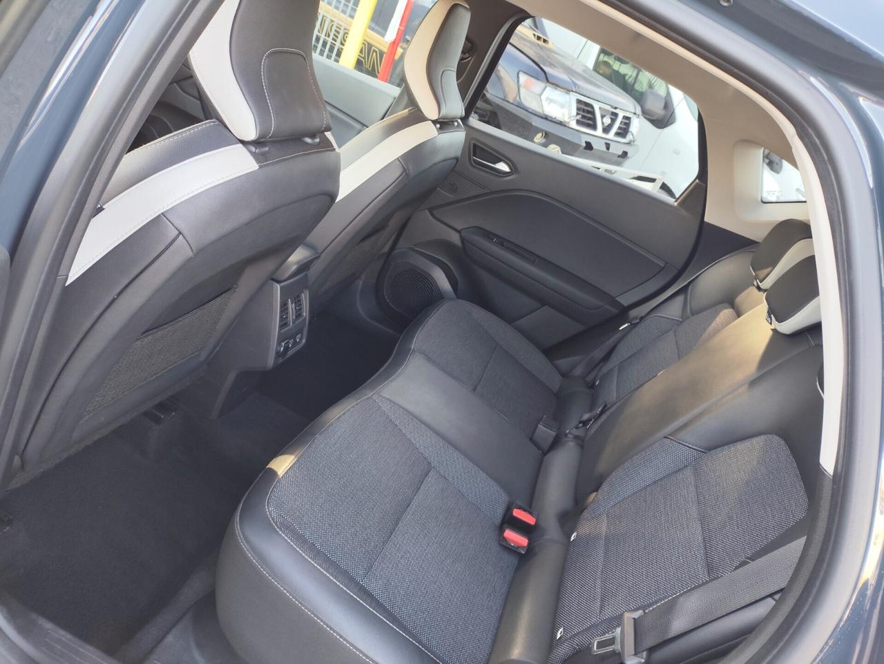 Renault Captur E-Tech 160 CV Intens. IVA inclusa nel prezzo