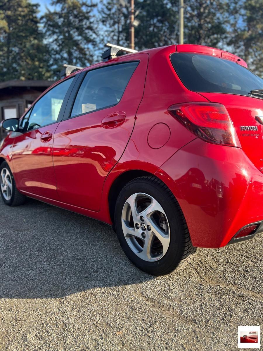 TOYOTA - Yaris - 1.5 Hybrid 5p. Trend "Red Edition"