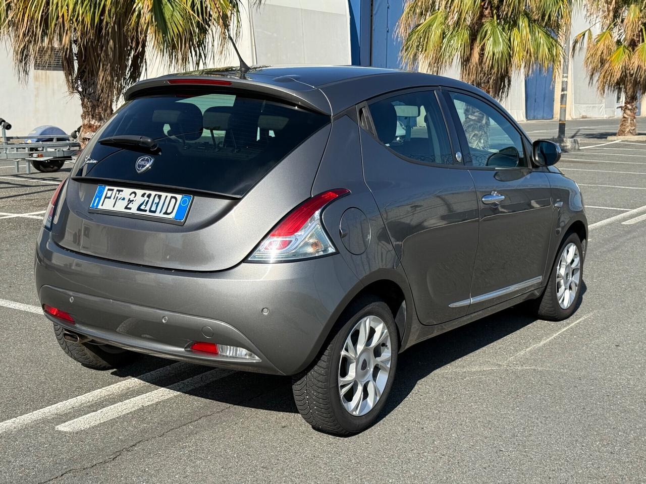 Lancia Ypsilon 1.2 69 CV-GPL-PERMUTABILE