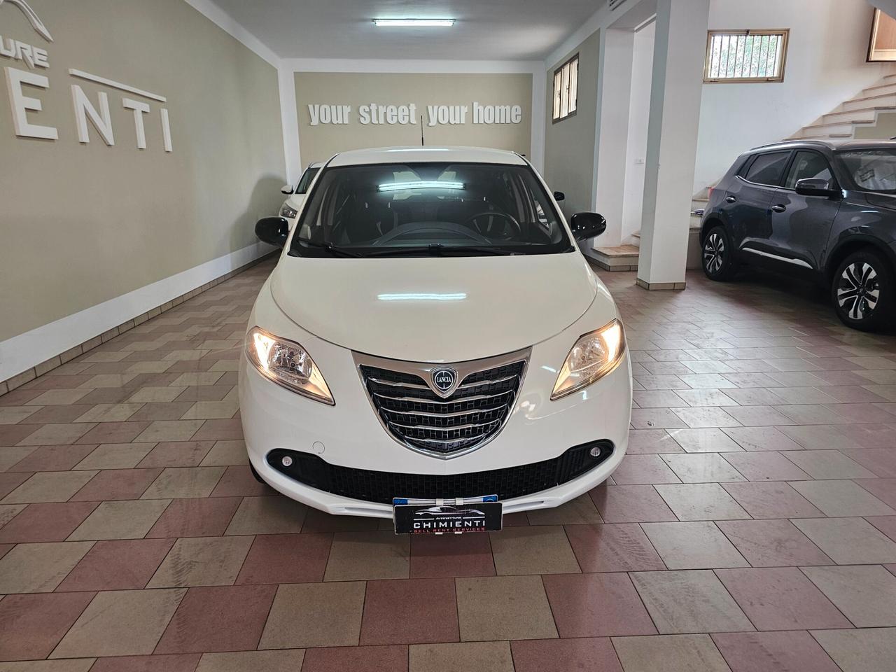Lancia Ypsilon 0.9 TwinAir 85 CV 5 porte Metano Ecochic Gold