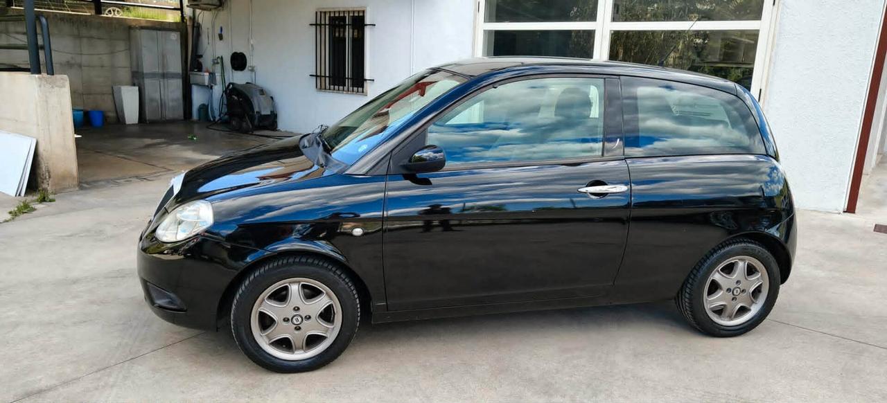 Lancia Ypsilon 1.2 GPL