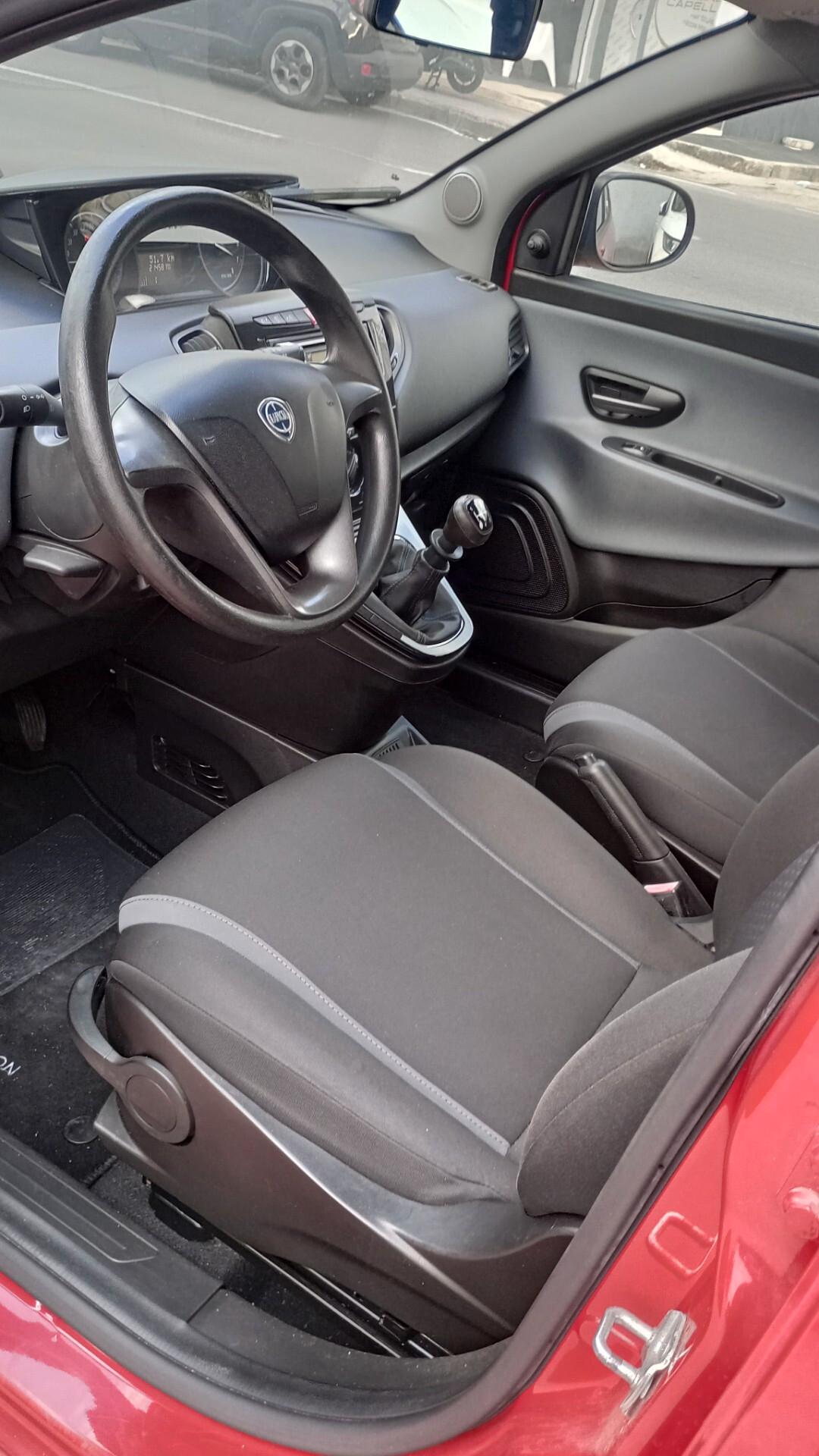 Lancia Ypsilon 1.2 69 CV 5 porte GPL Ecochic Silver