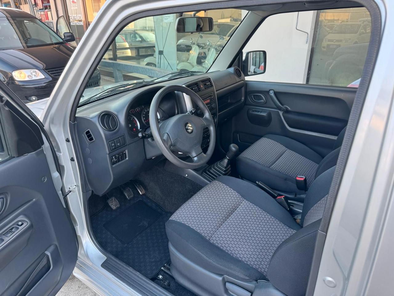 Suzuki Jimny 1.3i 16V cat 4WD JLX