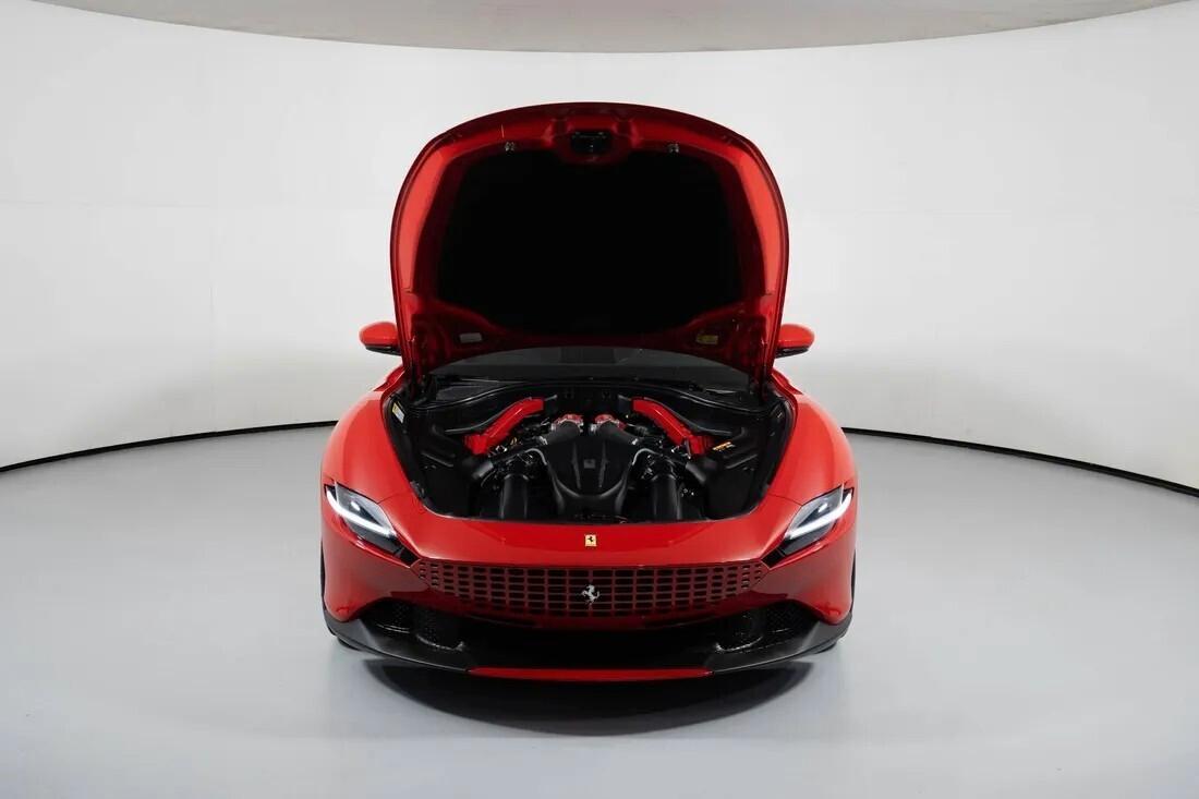 Ferrari Roma NOLEGGIO LUNGO TERMINE - LEASING FULL INCLUSIVE